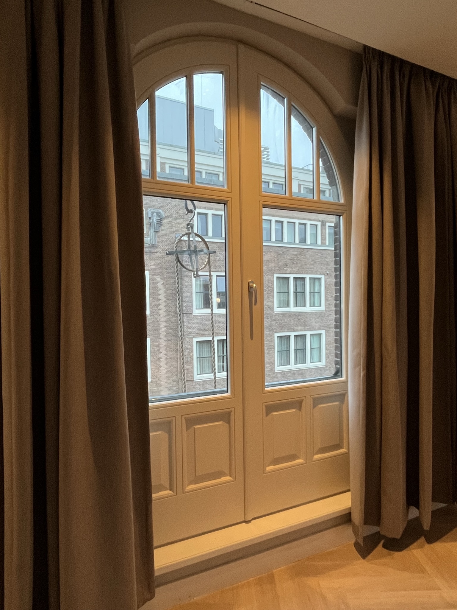 Nieuwezijds Voorburgwal 320