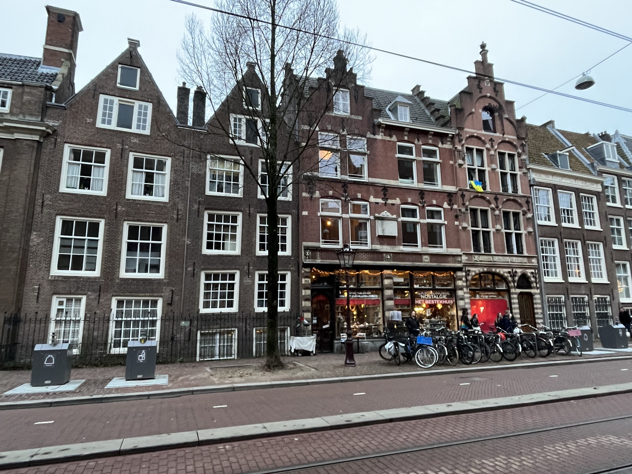 Nieuwezijds Voorburgwal 320